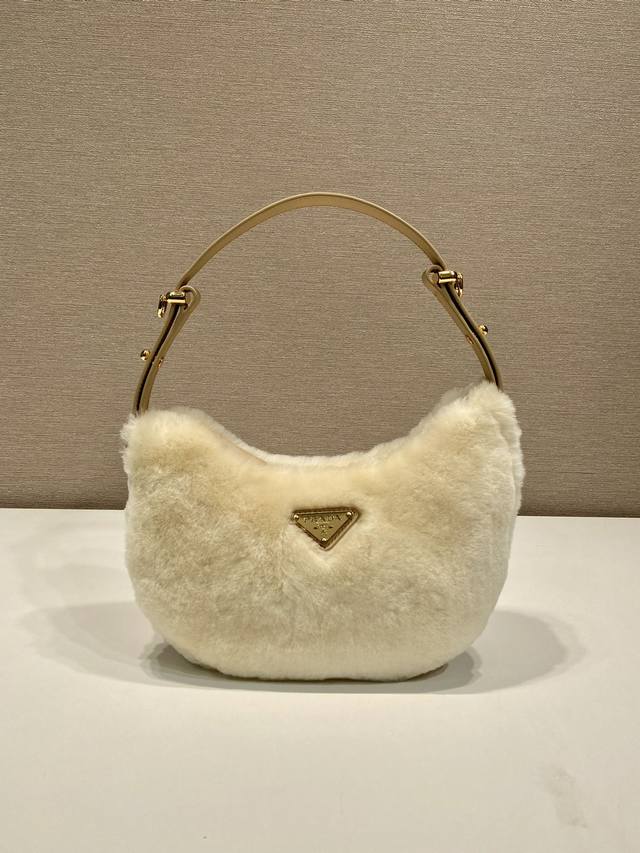 Comes with designer packaging. Moon Handbag 1Bc194 Double Strap Wool DDD. This