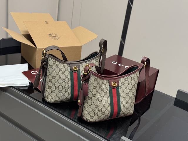 comes with a folding box and airplane box Size: 25.21cm Gucci bucket bag has a