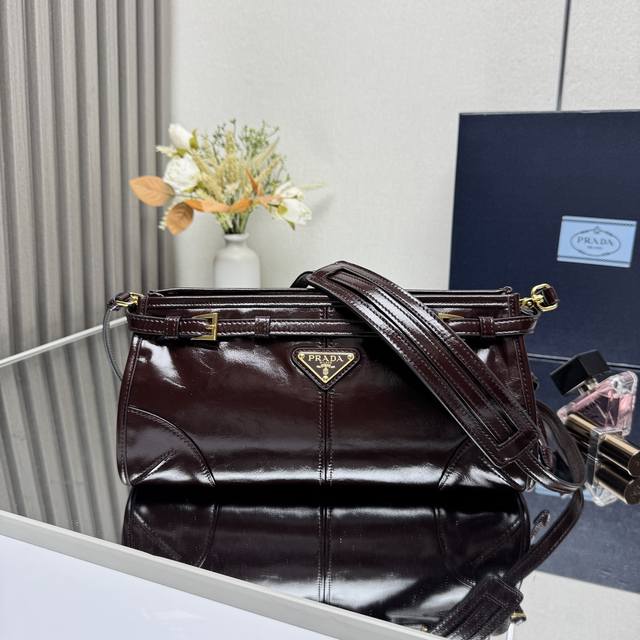 Top-quality original new Lussolf waxed leather 1Bh215 crossbody bag. This cross