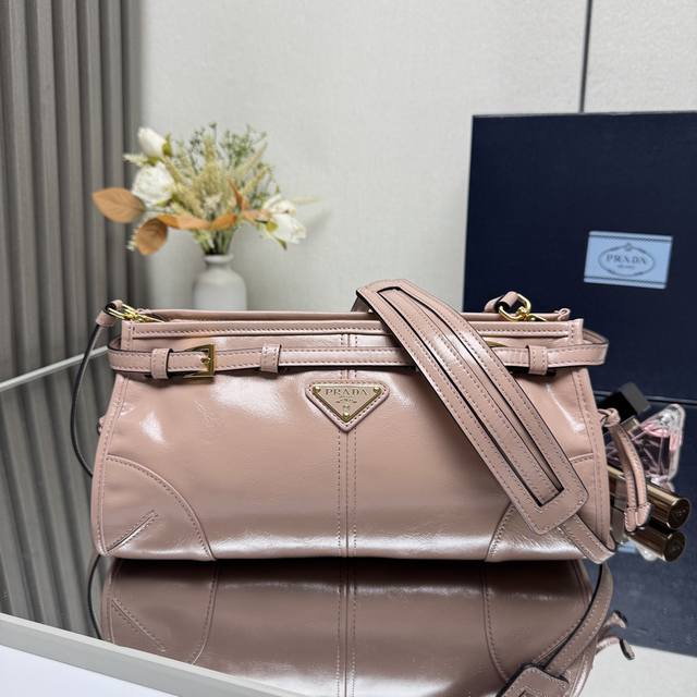 Top-quality original new Lussolf waxed leather 1Bh215 crossbody bag. This cross