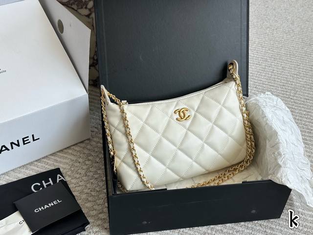 The newest Chanel 25S on the internet! This Chanel 25S is absolutely perfect! It