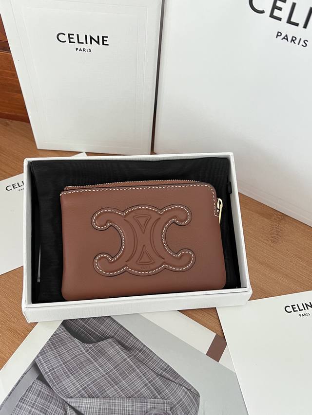 Triomphe smooth cowhide leather coin and card holder Brown lettering Special pri