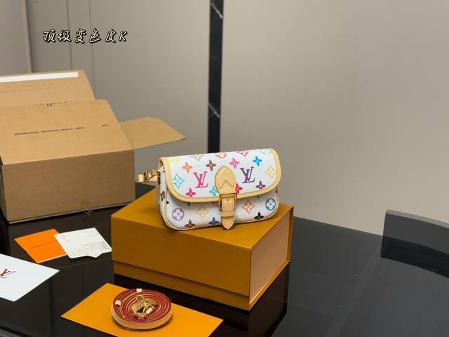 comes with a full set of packaging Size: 19*11Cm Lv Diane baguette Nano size It