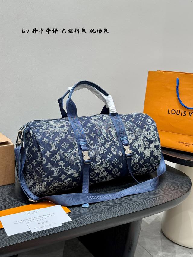 Lv Denim Airport Bag A must-have for the travel season A must-have for short bus