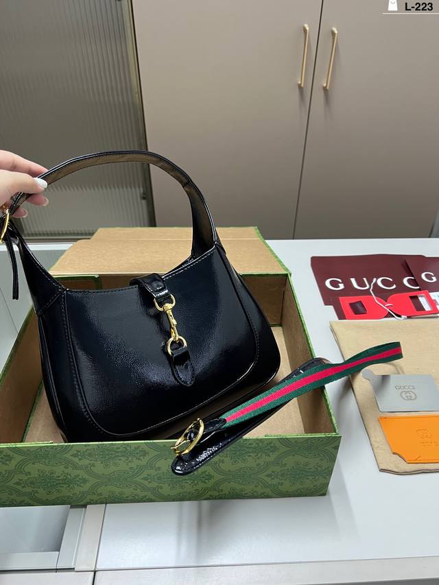 with mirror Gucci Jackie Notte underarm bag soft and elegant, out of the back t