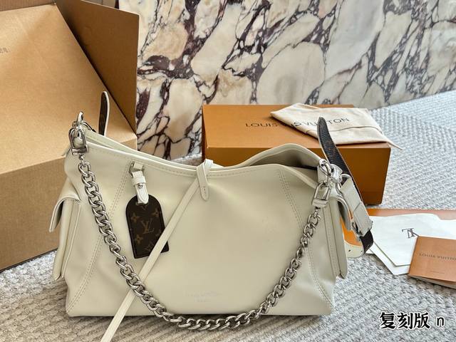 Steel hardware Lv Carrall small cowhide] ., dark college style dark motorcycle s