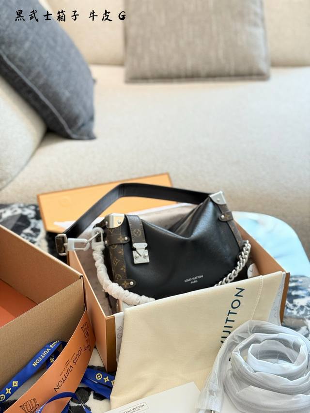Lv's new Side Trunk pure leather bag with soft case DDD. Made of solid waxed cow