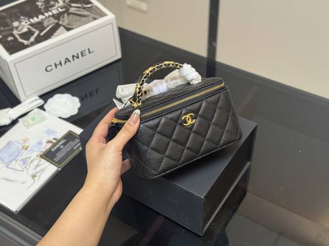 comes with a folding box airplane box Upgraded quality Size: 17.11Cm Chanel han