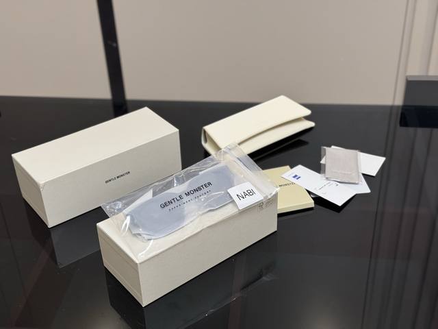 with box Gm sunglasses Cookie Zeiss lenses Au protection comes with a glasses c