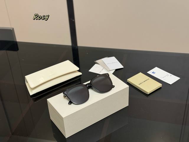with box Gm sunglasses Cookie Zeiss lenses Au protection comes with a glasses c
