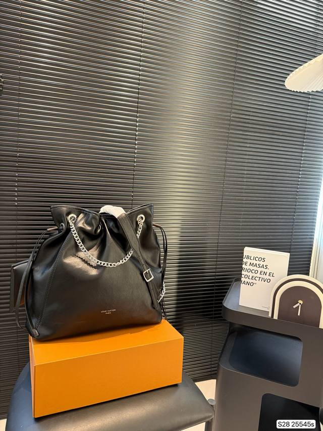 with folding box Lv Black Warrior backpack Lv Off Duty Vibe back to get off wor