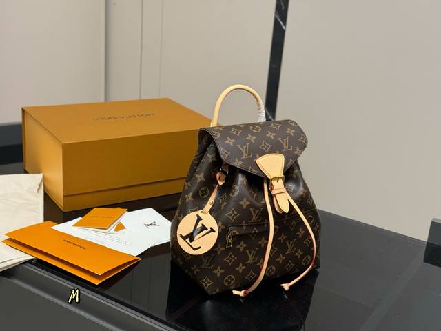 comes with a folding box One of the Lu brand's must-have items Lv Palm Springs