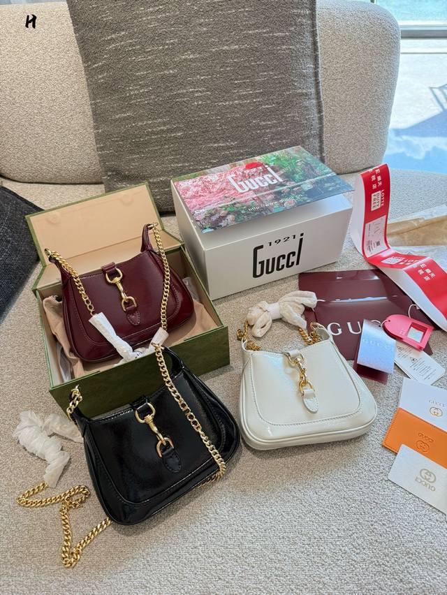 Gucci waxed leather Gucci Jackie 1961 The new Jackienotte handbag was designed b