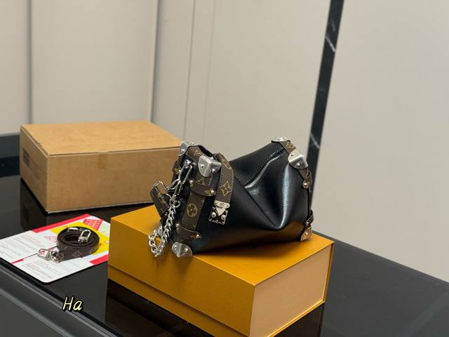 with folding box airplane box Size: 23*16Cm super time and space hot style Lv k