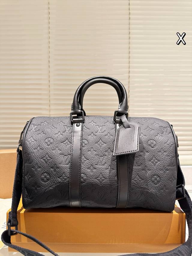comes with a folding box Size: 35cm Lv Keepall new pillow bag is simply growing