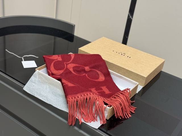 Cashmere scarf with box Coach's very cost-effective wool scarf The burgundy logo