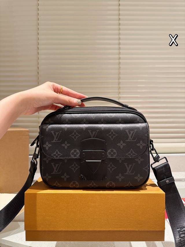 New Lv Slock Men's Bag with Embossed Black Pattern. DDD. Iv has released a lot o