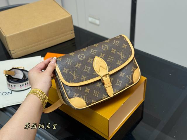 with folding box airplane box Lv baguette bag is so beautiful to wear double sh