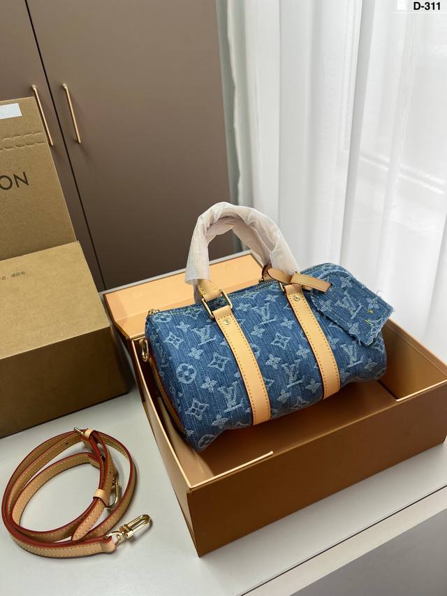 Chip version Lv denim series denim pillow bag Classic series fashionable and ve