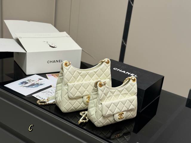 comes with a folding box airplane box Size: 19*13Cm Small 23*16Cm Large Chanel