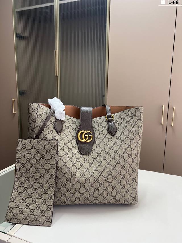Gucci Cool Tote Shopping BagMeets all daily needsVery convenient for travelingL-