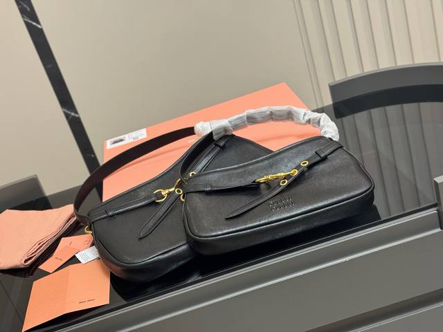 With boxSize:34Cm 40Cm Miumiu2025 Spring and Summer series bags, bags are still