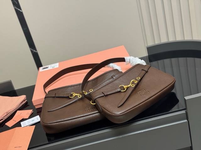 With boxSize:34Cm 40Cm Miumiu2025 Spring and Summer series bags, bags are still