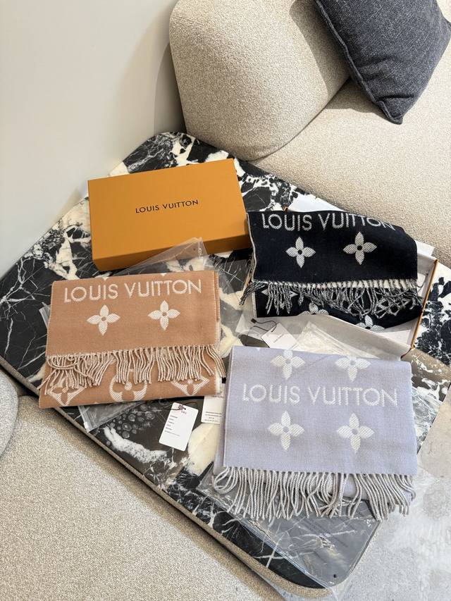 Top-grade original Lv popular scarf must have, wear it and you will be the heroi