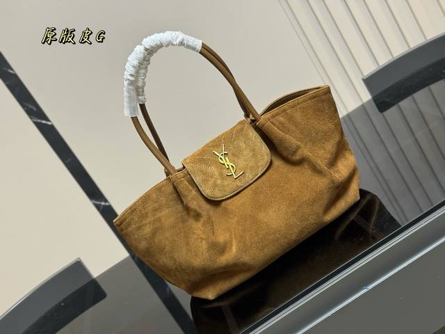 Unboxed Yves Saint Laurent new tote Size: 30.20cm A must-have item for travel Su