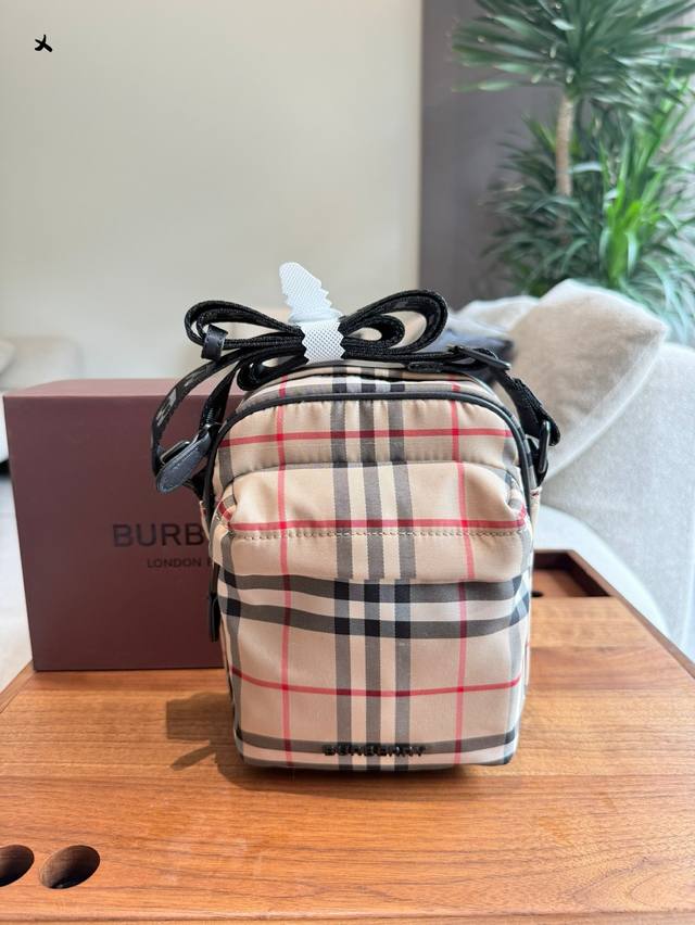 Burberry bags, while somewhat a bit of a red flower amidst a sea of flowers, are
