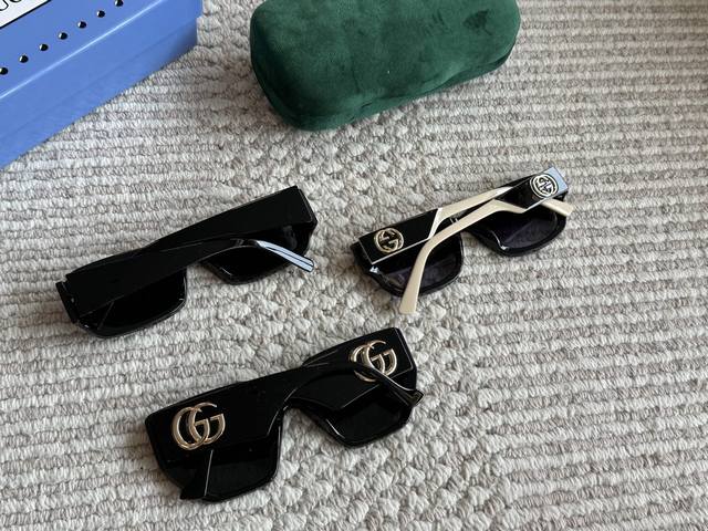 Gg glasses with box DDD