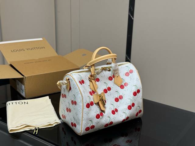 comes with a folding box and airplane box Size: 30.22cm Lv Keepall new pillow b