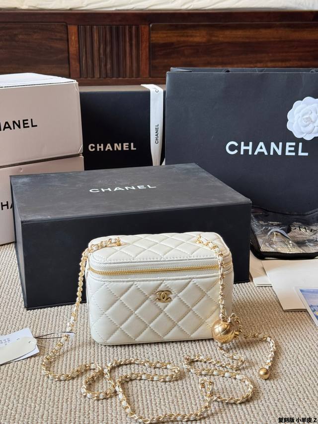 Replica lambskin Chanel | 21B Ballon d'Or long box I was originally focused on t