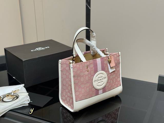 with folding box Coach Field Tote Bag The texture is very high-end The capacity