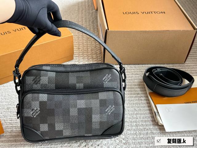 With boxLv 2025 new men's Nilnil is a horizontal double-layer designThe same sty