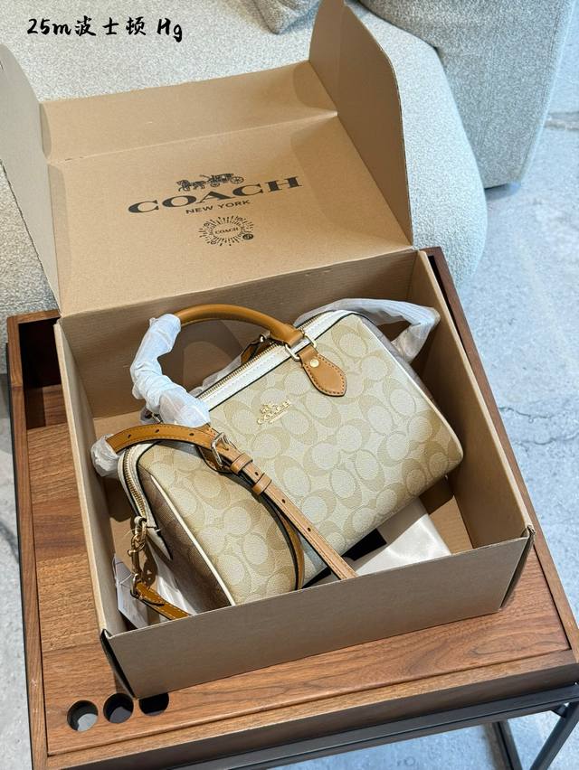 Coach's latest Boston The latest model! Coach Rowan's new Boston is now availabl