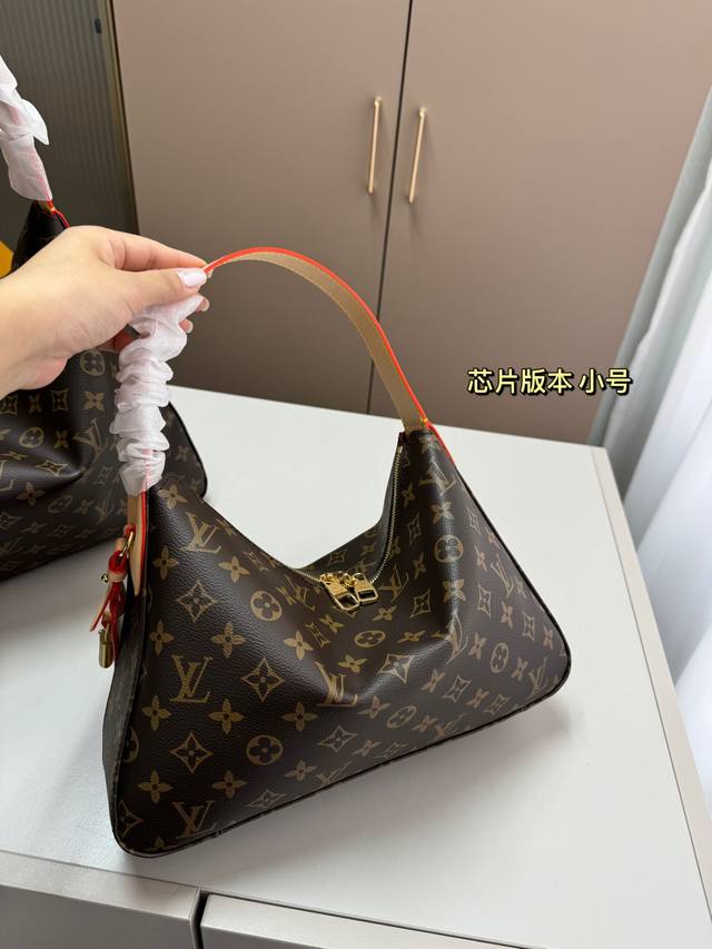 Small chip version Lv monogram zipper Sully handbag Retro and practical, very li