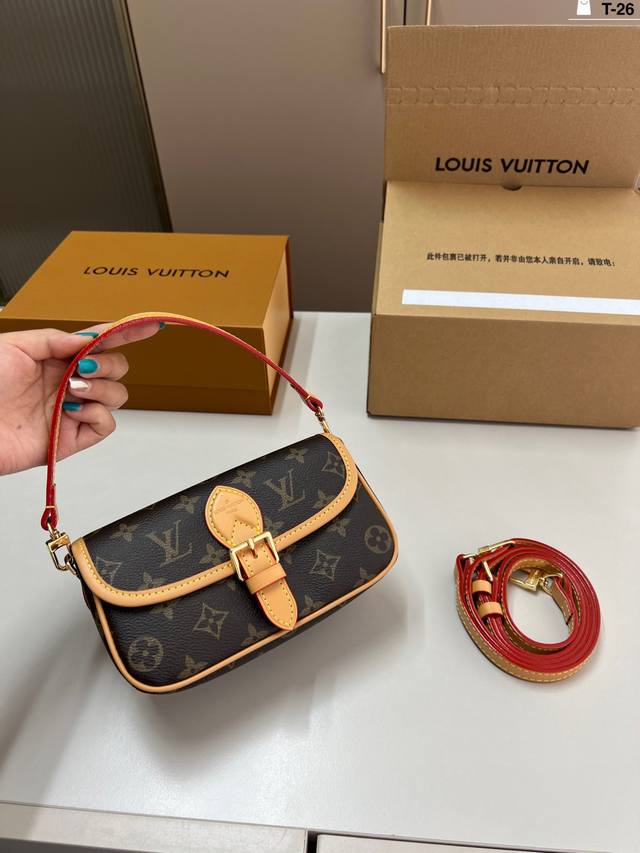 Chip version Lv Louis Vuitton baguette Mini baguette is super cute Can be carrie