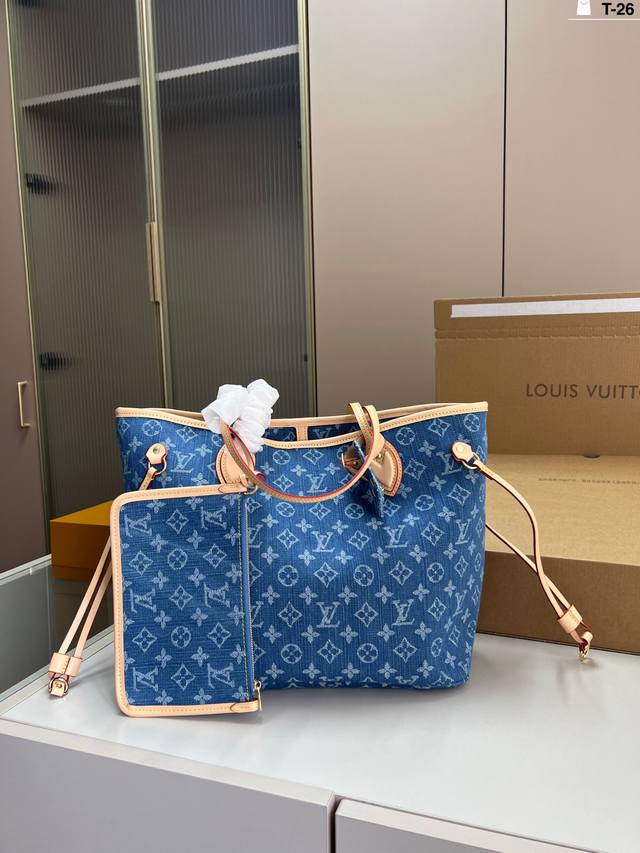 Chip version Lv Louis Vuitton denim shopping bag Back on and instantly become a