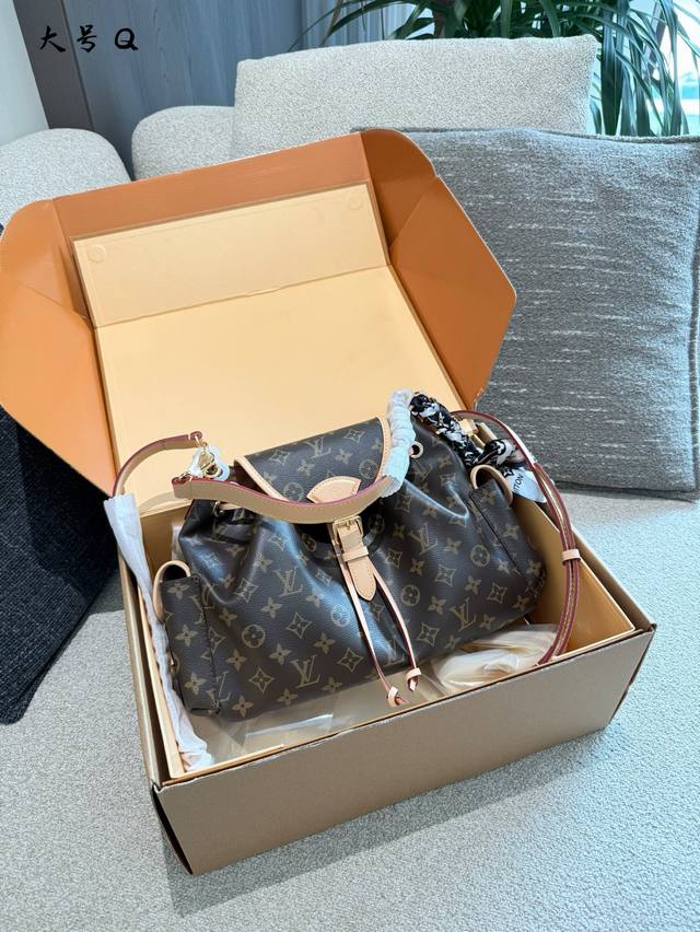 Lv's new Odyssee large size is here Whose new bag is this? It's not a big bag, h