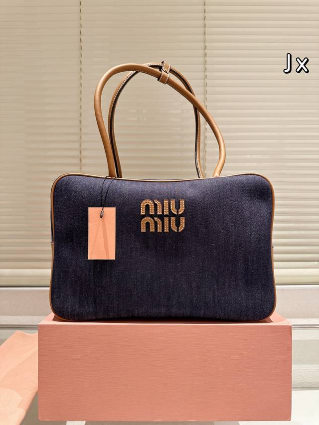 Miumiu limited edition Beau denim handbag has a large capacity ~ computers and d