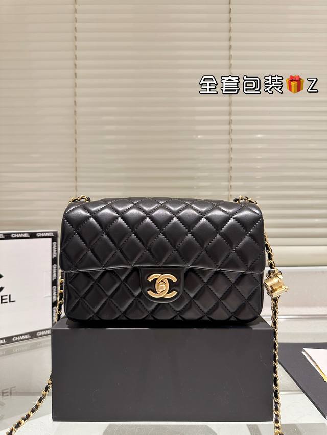 Comes with full packaging Size: 22 14Cm Chanel Cf We have always been very care