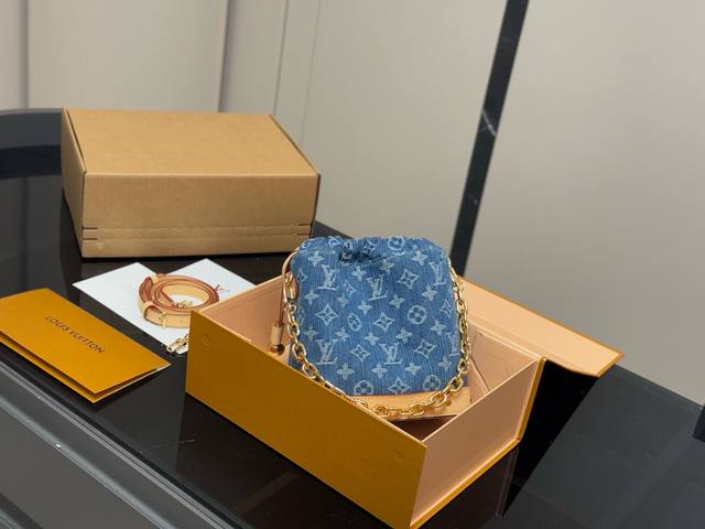 comes with a folding box and airplane box Lv second-hand bag Another hot-shot i