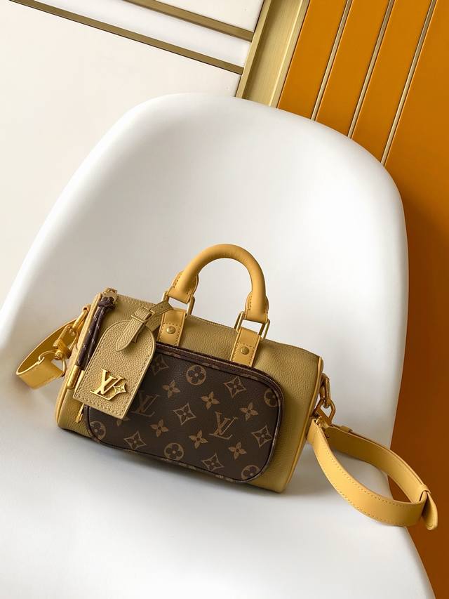 Dynamic 163 Premium Original M12627 This Keepal Bandouliere 25 handbag features