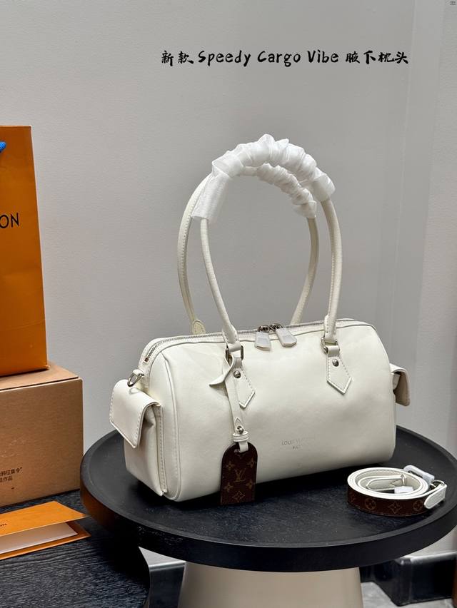 comes with a box Upgraded steel hardware Lv 2025 Spring/Summer Series Underarm