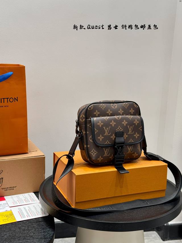 With box Lv 24 Super handsome Quest messenger bag men's crossbody bag Super cool