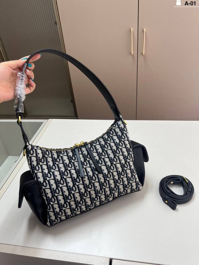 Dior D-Dream is so amazing! I bought it right after seeing it. is very light and