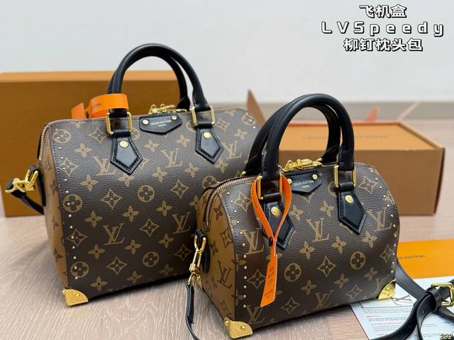 Airplane box Lv Louis Vuitton new 25Ss catwalk Speedy rivet pillow bag Classic w