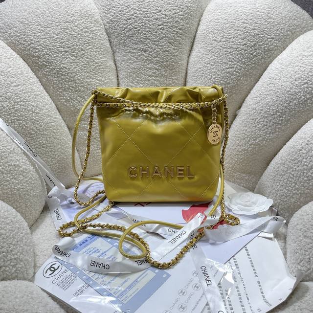 New arrival!! Mango yellow! Chanel's Mini 22 is a hit! Chanel bags and accessor