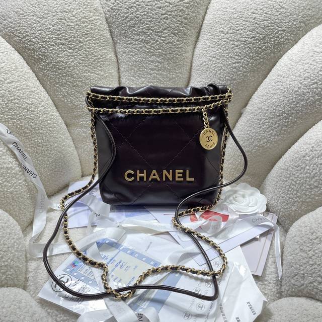 New arrival! Brown! Chanel123S3980's Mini 22 is a hit! Chanel bags and accessor